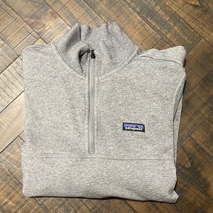 Men’s Patagonia Sweatshirt, Size Medium